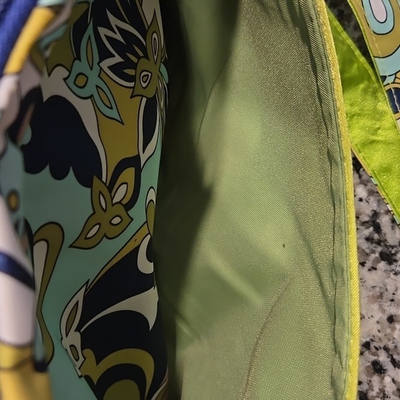 JU JU BE MESSANGER DIAPER BAG. GREEN, BLUE AND WHITE PAISLEY AND FLORAL. - Picture 10 of 11